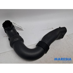 Renault - Clio - Air intake hose