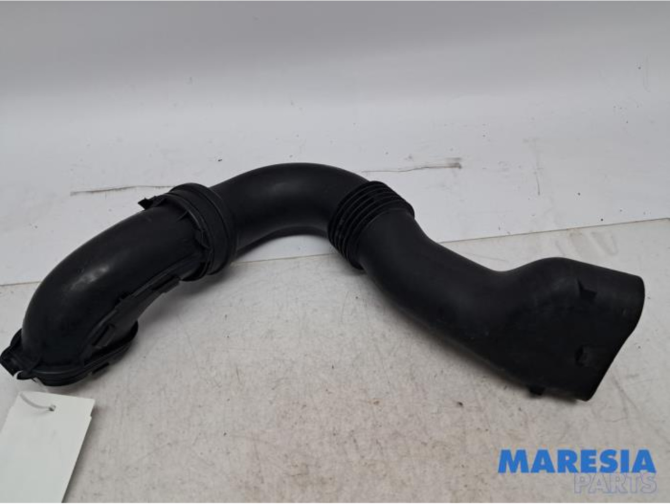 Renault - Clio - Air intake hose