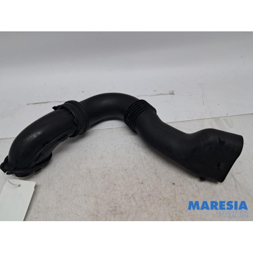 Renault - Clio - Air intake hose