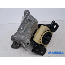 Renault - Clio - Engine mount