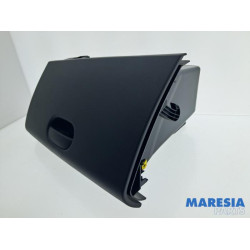 Renault - Twingo - Glovebox