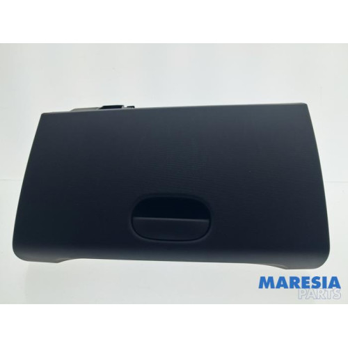 Renault - Twingo - Glovebox