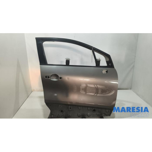 Renault - Captur - Front door 4-door, right