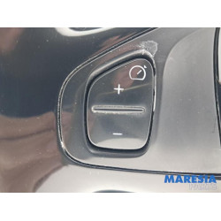 Renault - Captur - Steering wheel
