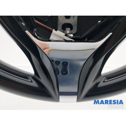 Renault - Captur - Steering wheel