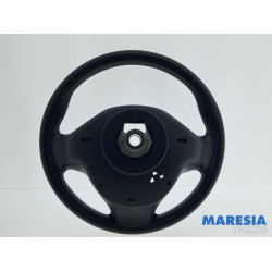 Renault - Captur - Steering wheel