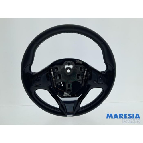 Renault - Captur - Steering wheel