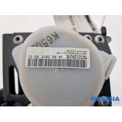 Renault - Captur - Rear seatbelt, left