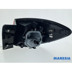 Renault - Captur - Taillight, left