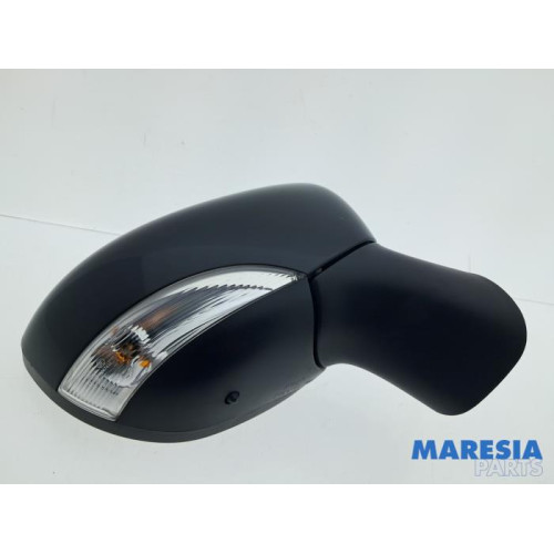 Renault - Captur - Wing mirror, right