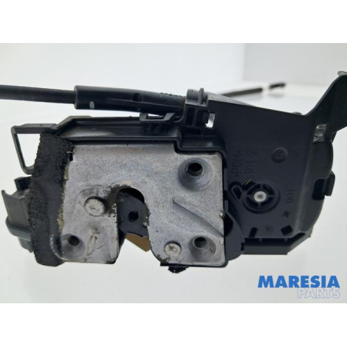 Renault - Captur - Front door lock mechanism 4-door, right