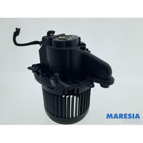 Renault - Captur - Heating and ventilation fan motor