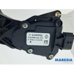 Renault - Captur - Accelerator pedal