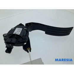 Renault - Captur - Accelerator pedal