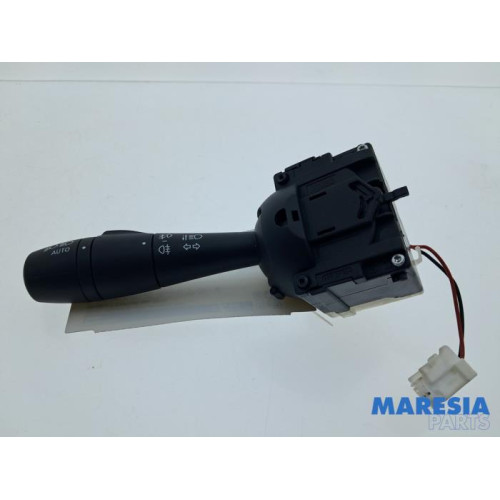 Renault - Captur - Indicator switch