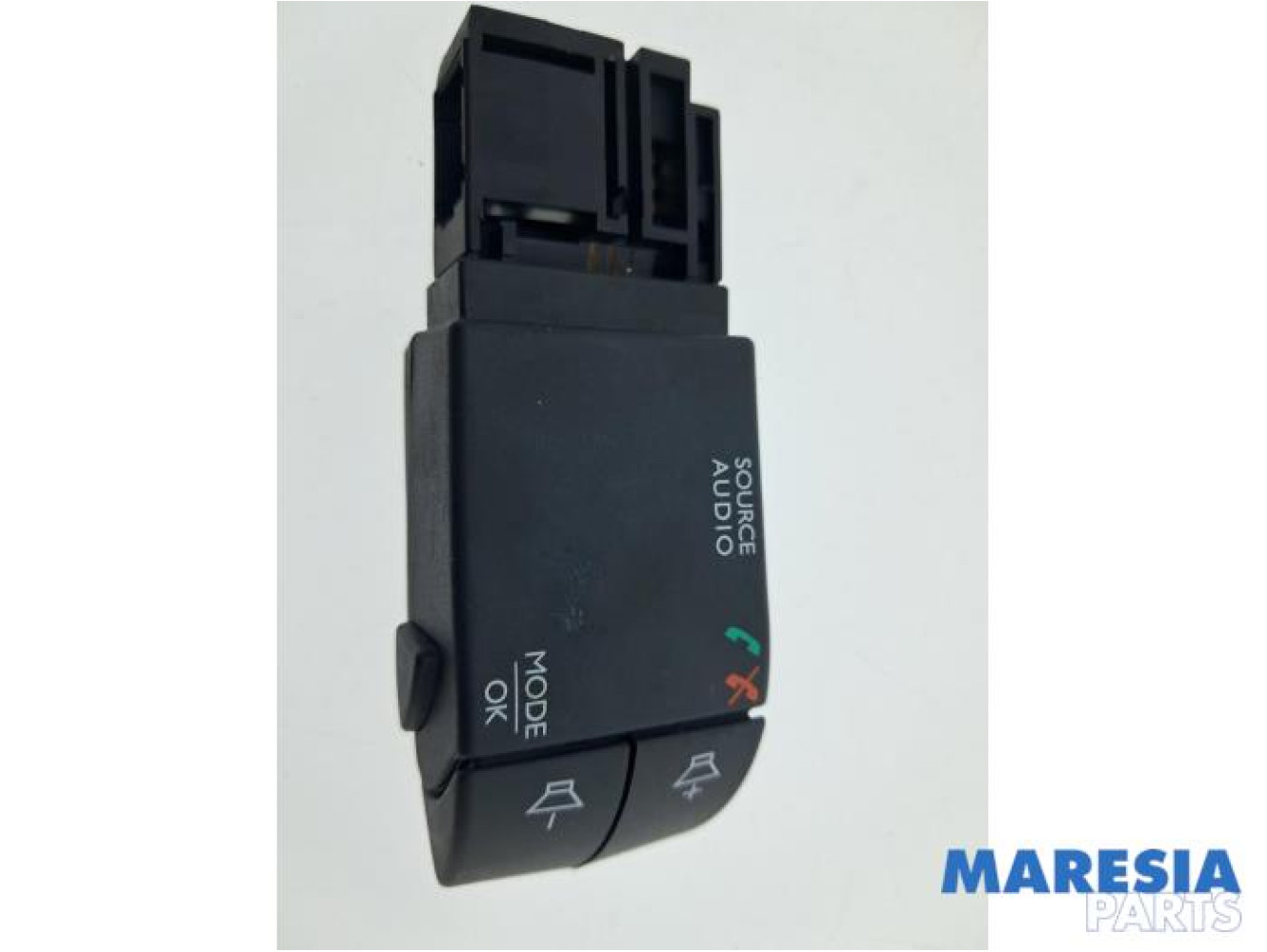 Renault - Captur - Steering wheel mounted radio control