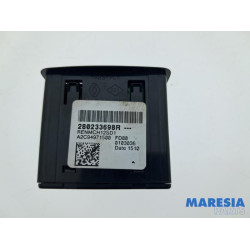 Renault - Captur - AUX / USB connection