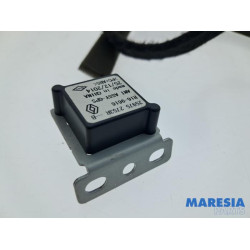 Renault - Captur - GPS antenna