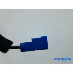 Renault - Captur - GPS antenna