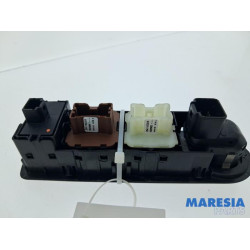 Renault - Captur - Multi-functional window switch