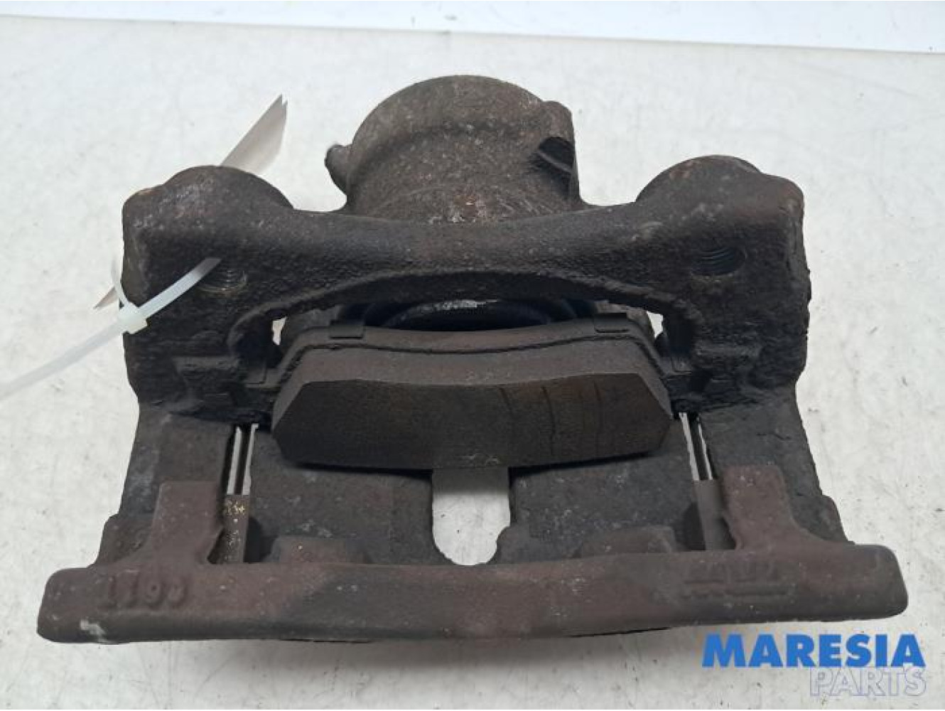 Renault - Captur - Front brake calliper, left