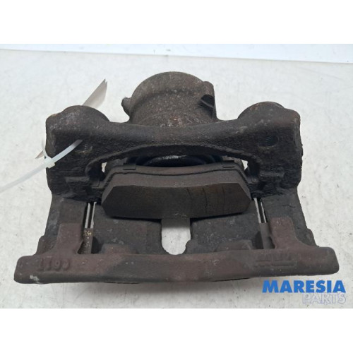 Renault - Captur - Front brake calliper, left