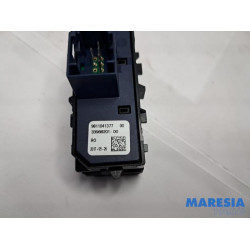 Peugeot - Partner - Panneau commande radio