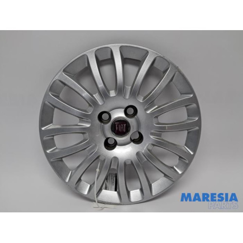 Fiat - Punto Grande - Wheel cover (spare)