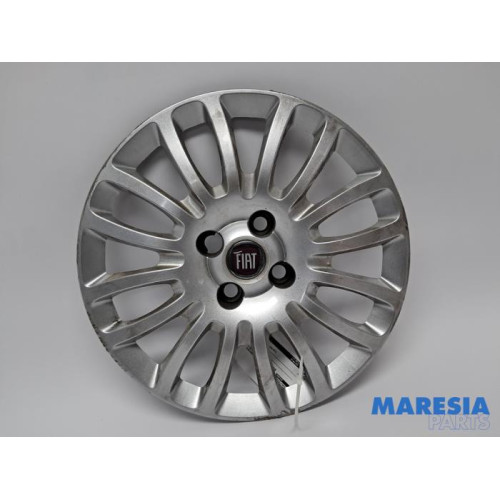 Fiat - Punto Grande - Wheel cover (spare)