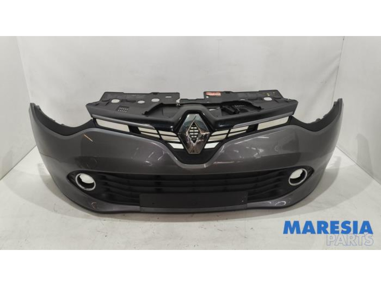 Renault - Clio - Front bumper