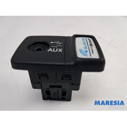 Fiat - 500 - AUX / USB-Anschluss