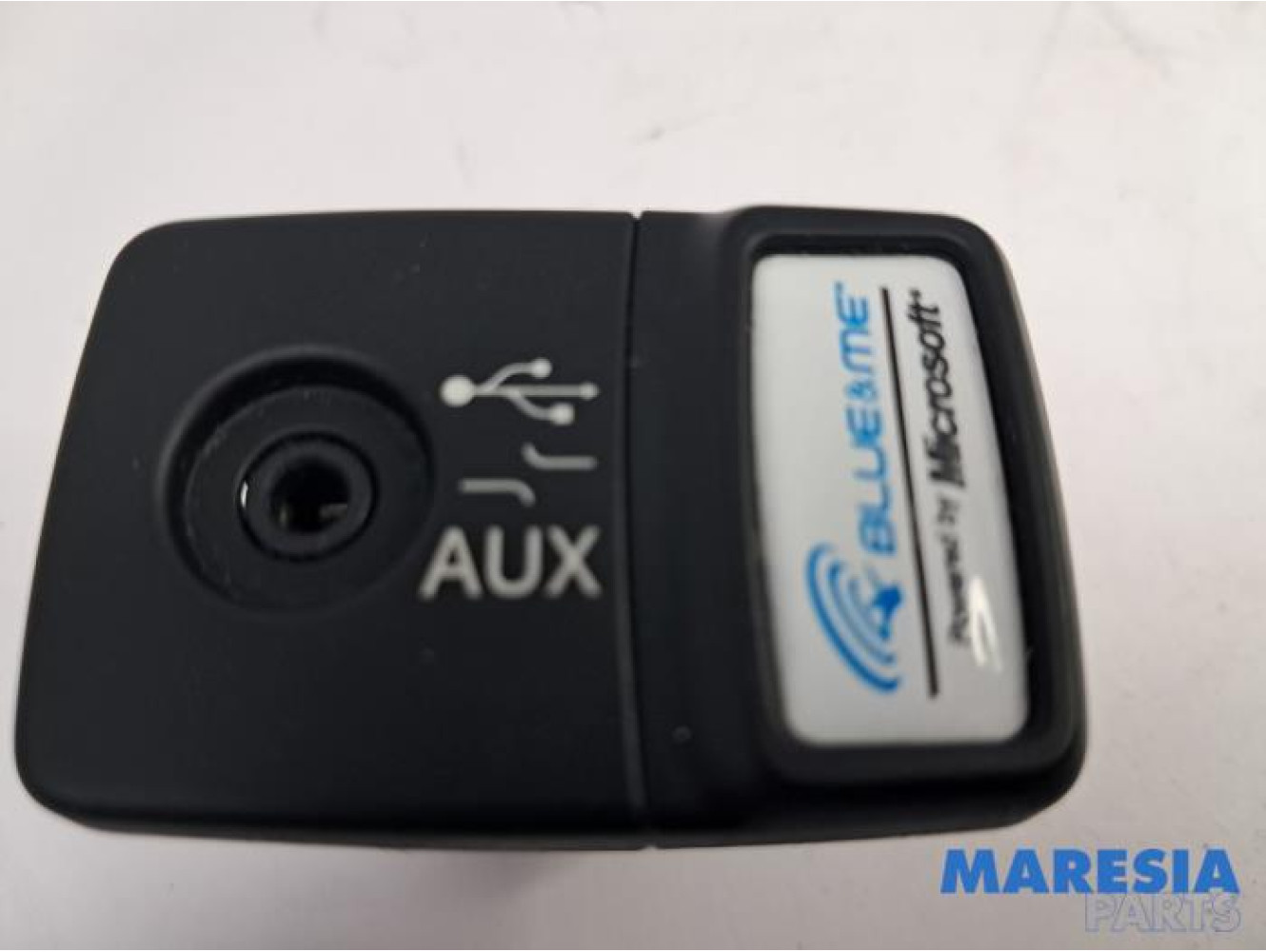 Fiat - 500 - AUX / USB-Anschluss