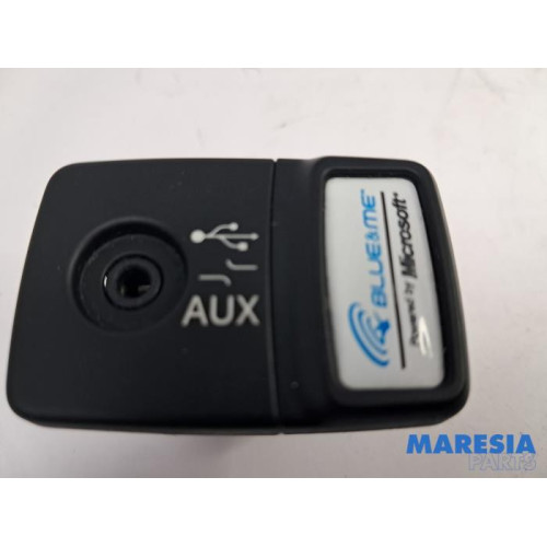 Fiat - 500 - AUX / USB-Anschluss