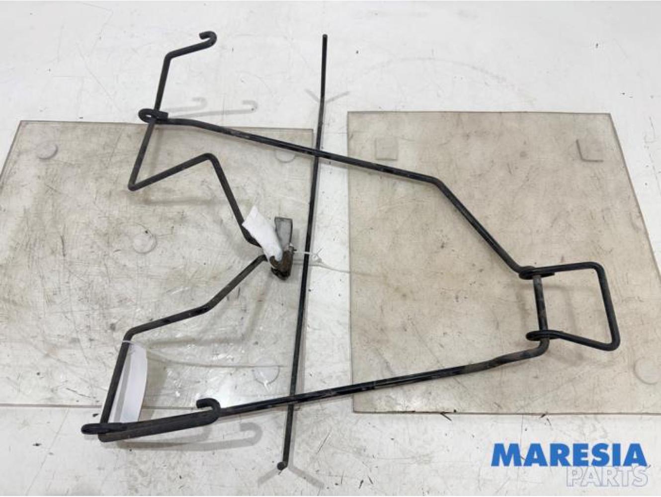 Renault - Kangoo - Aufhängemechanik Reserverad