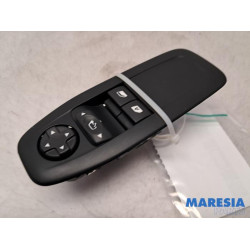 Peugeot - 2008 - Multi-functional window switch