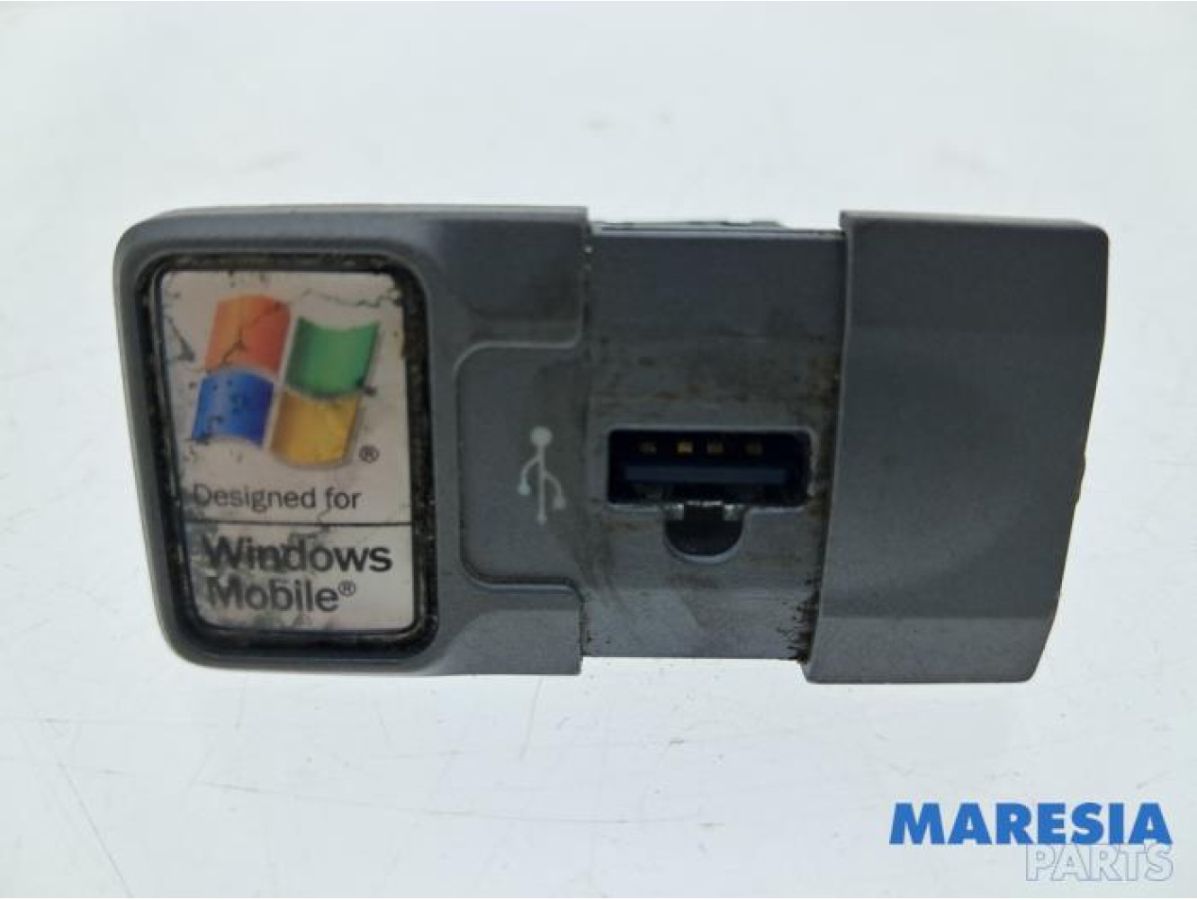 Fiat - 500 - AUX / USB-Anschluss