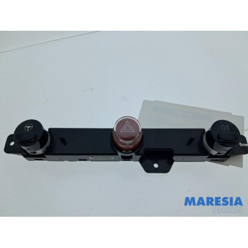 Fiat - 500 - Panic lighting switch