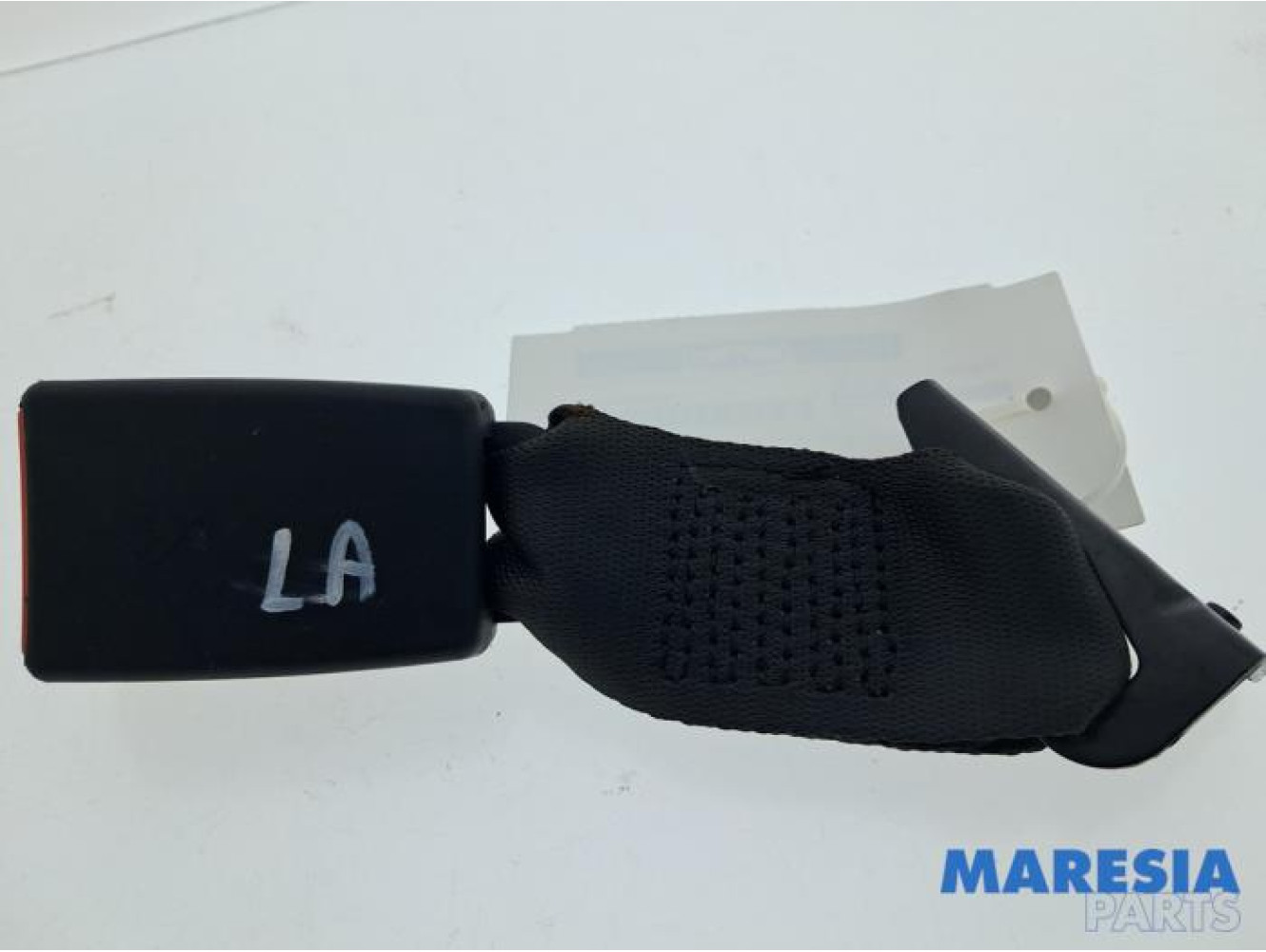 Fiat - 500 - Insertion ceinture de sécurité arrière gauche