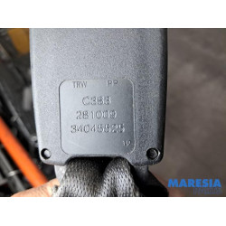 Fiat - 500 - Insertion ceinture de sécurité arrière gauche