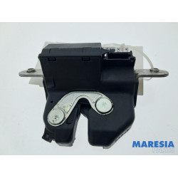 Fiat - 500 - Tailgate lock mechanism