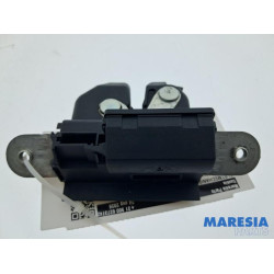 Fiat - 500 - Tailgate lock mechanism