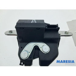 Fiat - 500 - Tailgate lock mechanism