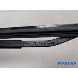 Renault - Twingo - Front wiper arm