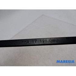 Renault - Twingo - Front wiper arm