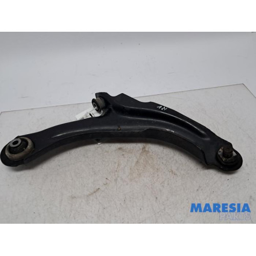 Renault - Zoe - Front lower wishbone, right