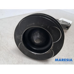 Renault - Trafic - Connecting rod