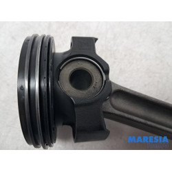 Renault - Trafic - Connecting rod