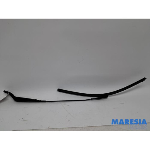 Renault - Zoe - Front wiper arm