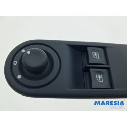Renault - Clio - Multi-functional window switch
