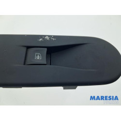 Renault - Clio - Electric window switch
